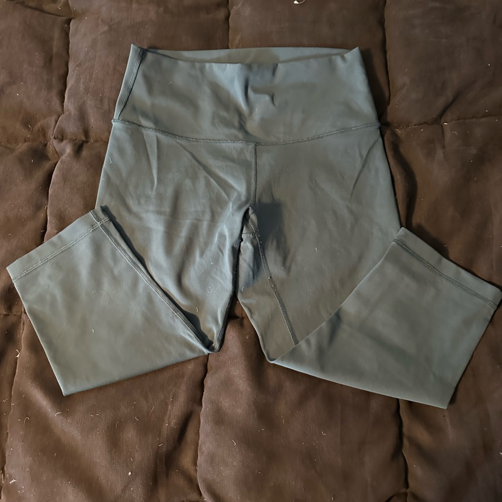 Lululemon 17” High Rise Rise Crop